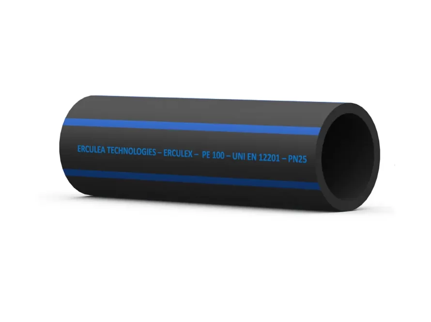 Tubo PE100 nero con bande blu per acqua potabile e impianti idrici.