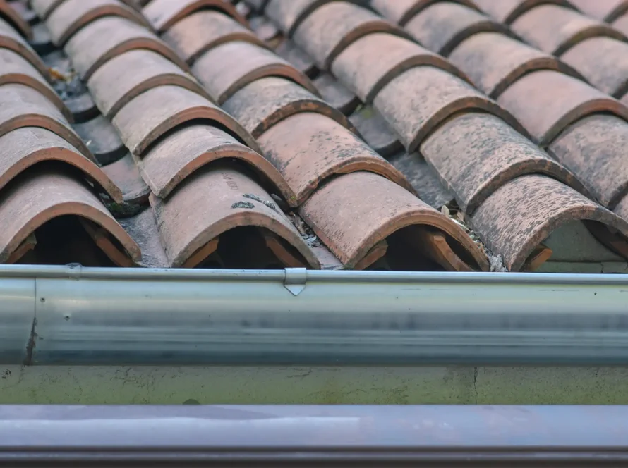 pulizia delle grondaie